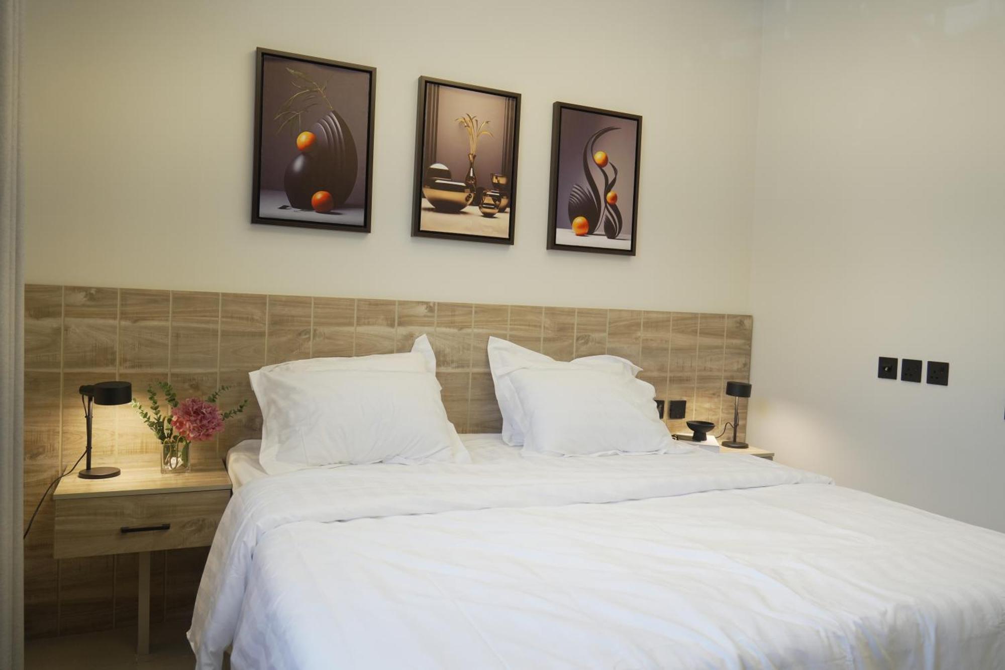Apartment Cozy, Modern, Furniture *
